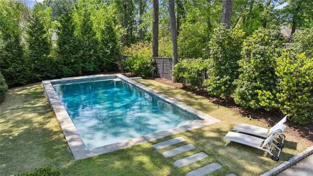 Atlanta, Georgia 30305, United States, 5 Bedrooms Bedrooms, ,5 BathroomsBathrooms,Residential,Pending,113736