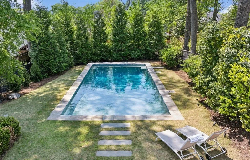 Atlanta, Georgia 30305, United States, 5 Bedrooms Bedrooms, ,5 BathroomsBathrooms,Residential,Pending,113736