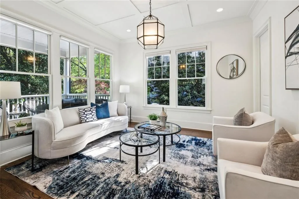 Atlanta, Georgia 30305, United States, 5 Bedrooms Bedrooms, ,5 BathroomsBathrooms,Residential,Pending,113736