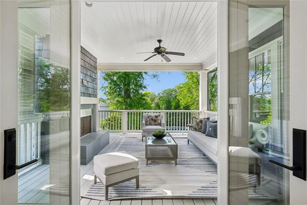 Atlanta, Georgia 30305, United States, 5 Bedrooms Bedrooms, ,5 BathroomsBathrooms,Residential,Pending,113736