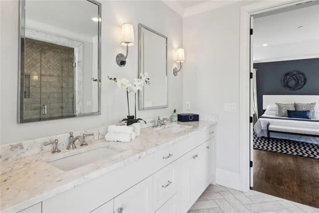 Atlanta, Georgia 30305, United States, 5 Bedrooms Bedrooms, ,5 BathroomsBathrooms,Residential,Pending,113736