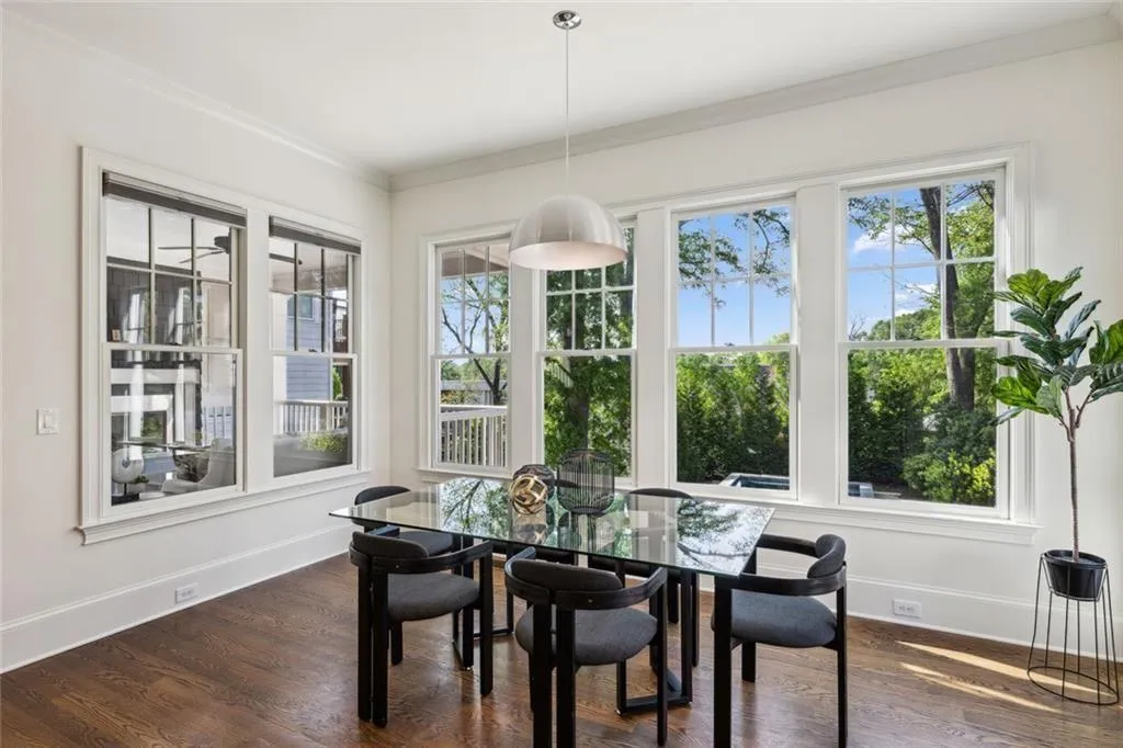 Atlanta, Georgia 30305, United States, 5 Bedrooms Bedrooms, ,5 BathroomsBathrooms,Residential,Pending,113736