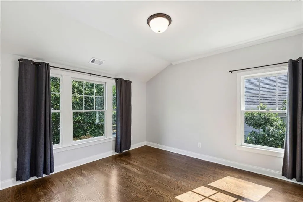 Atlanta, Georgia 30305, United States, 5 Bedrooms Bedrooms, ,5 BathroomsBathrooms,Residential,Pending,113736