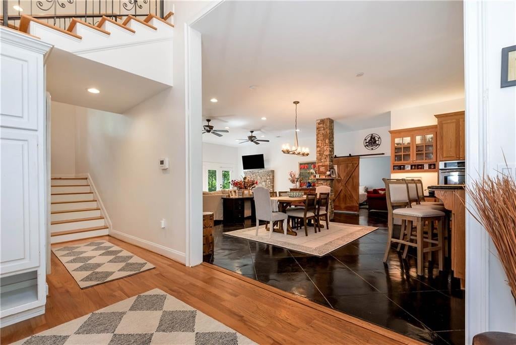 6319 Lakeview Drive