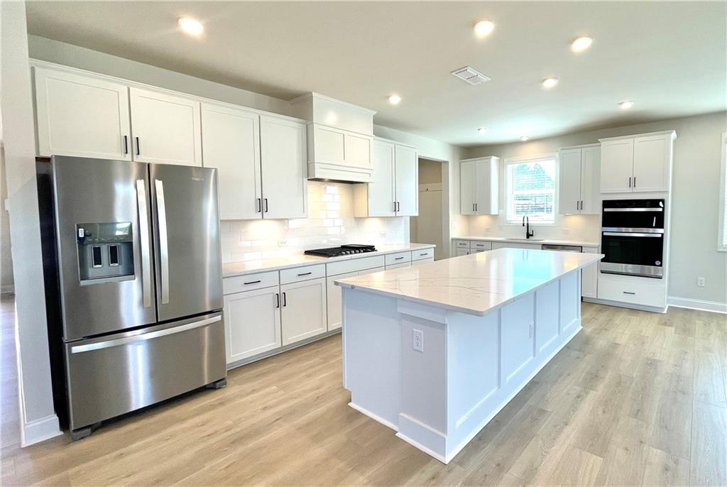 738 Crossroad Court