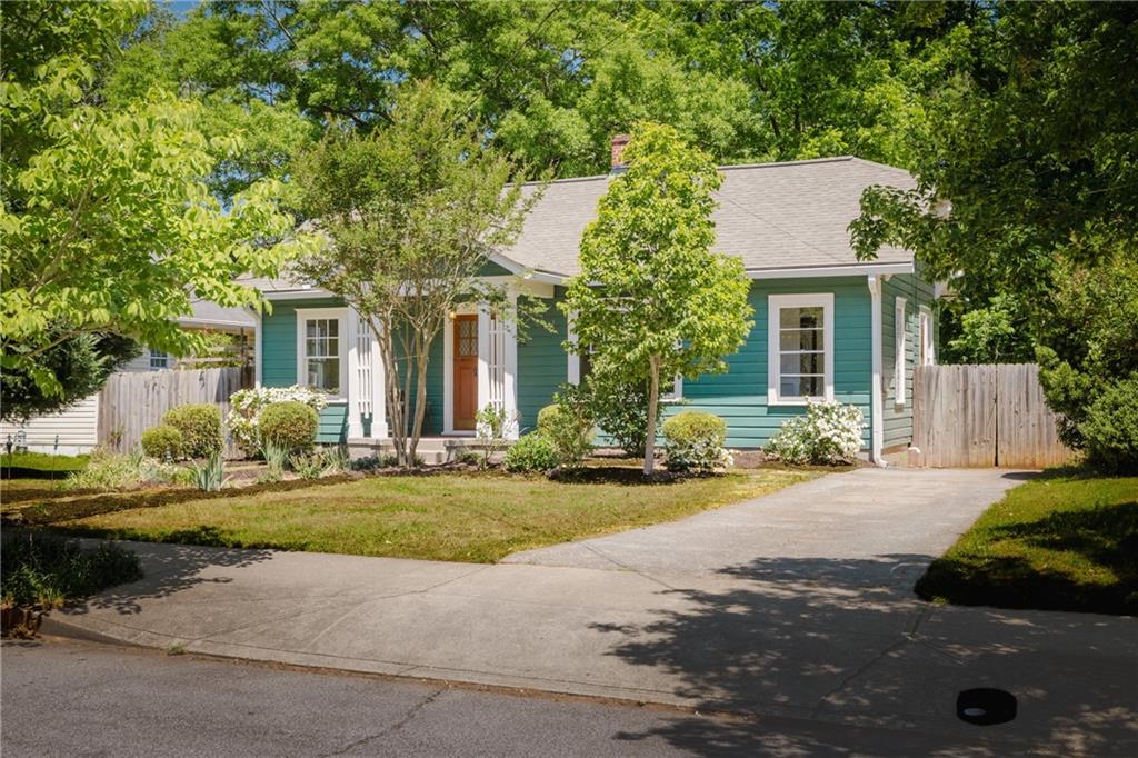 2114 Ridgedale Road NE