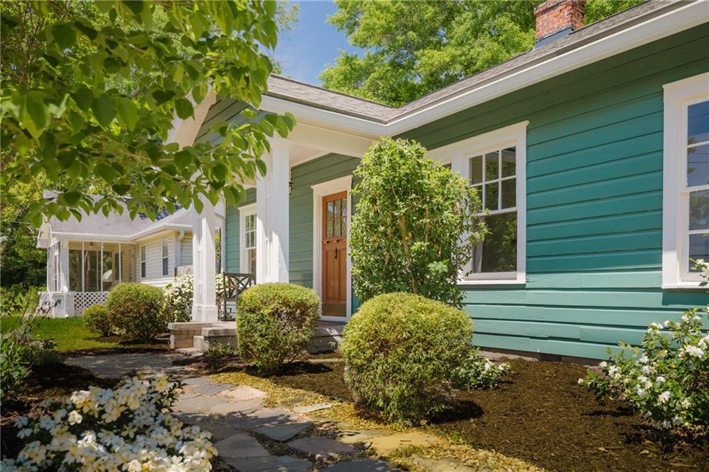 2114 Ridgedale Road NE