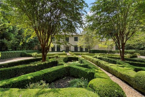 Photo of 1500 West Wesley Road NW, Atlanta, GA 30327 (MLS # 7639052)