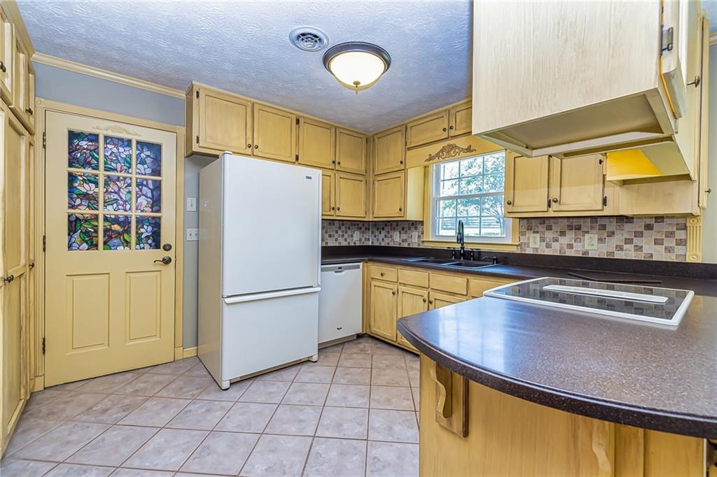 Photo 33 of 120 of 13819 Woolsey Road house
