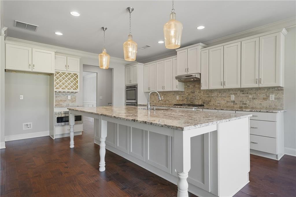 810 Eagle Crosssing Drive