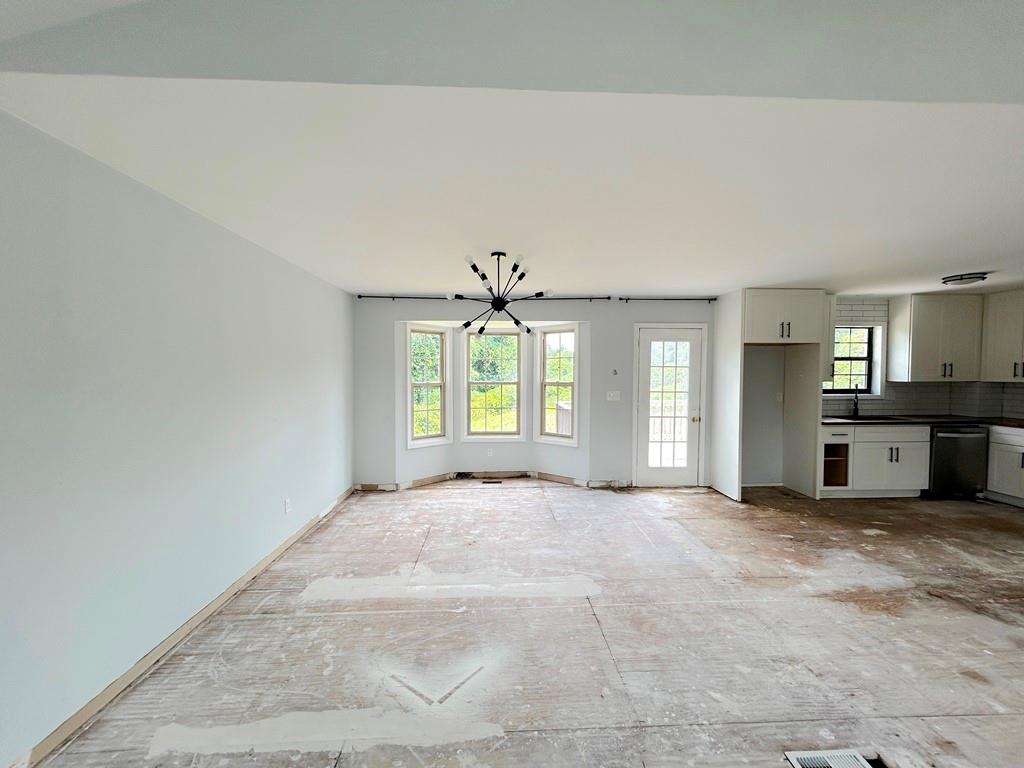 6767 Creek Valley Way