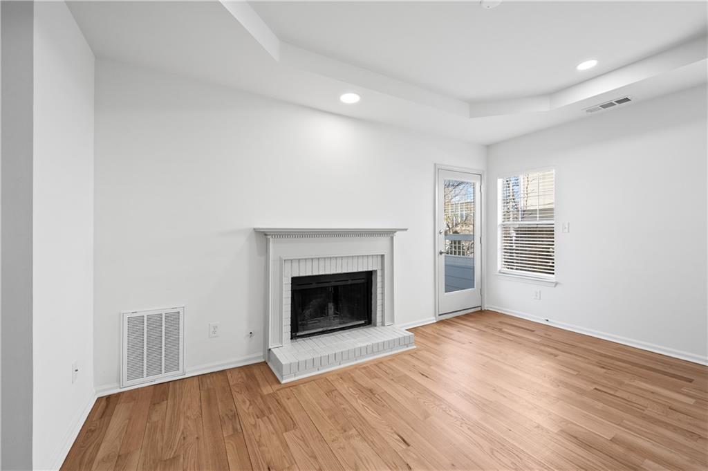 567 Winton Terrace NE B