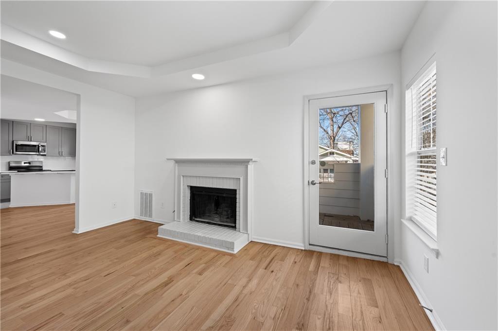 567 Winton Terrace NE B