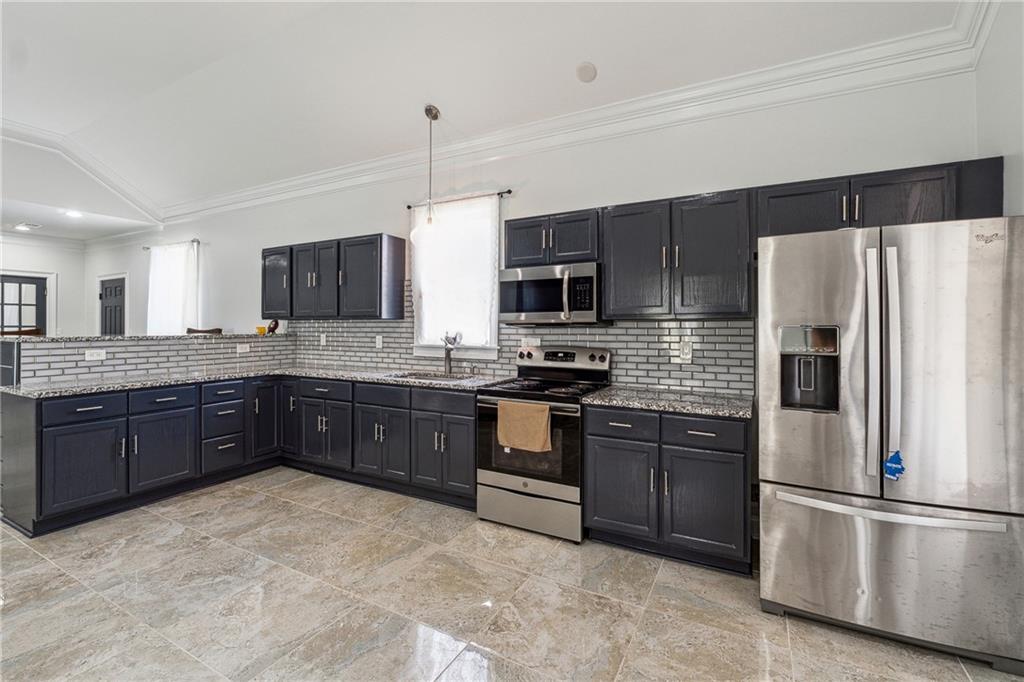 5577 Waterwood Drive, Gainesville, Georgia image 3