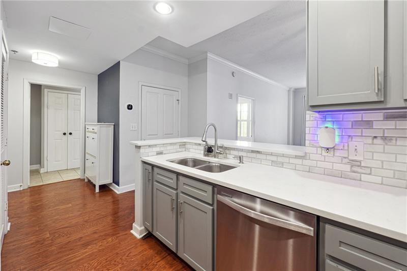 1101 Juniper Street NE 415