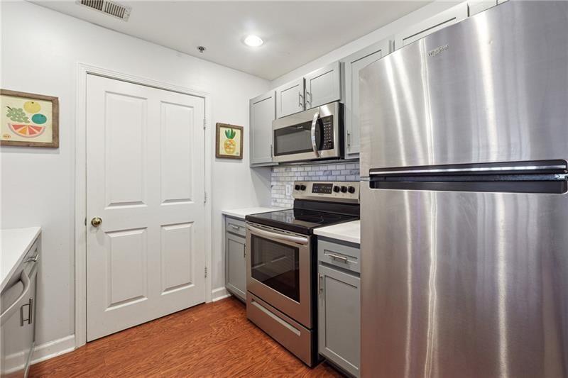 1101 Juniper Street NE 415