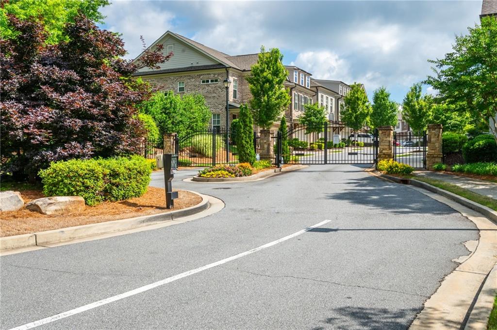 2021 Towneship Trail, Roswell, Georgia image 2