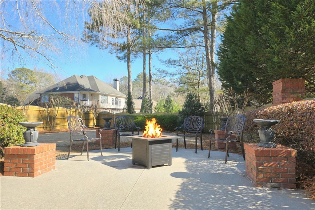 317 Covered Bridge Place SW