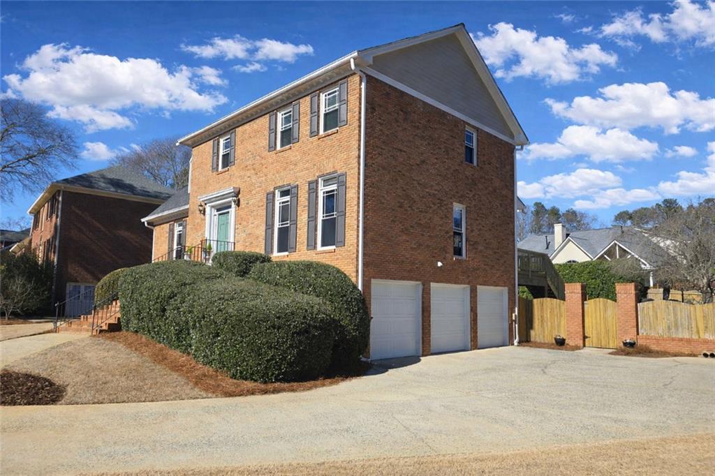 317 Covered Bridge Place SW