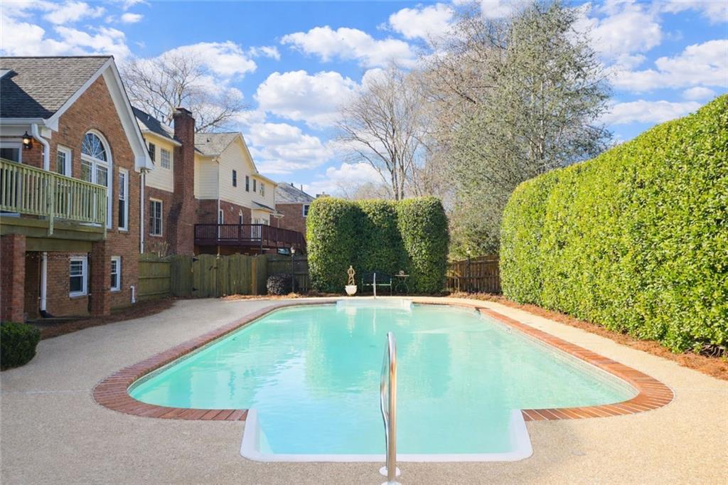 317 Covered Bridge Place SW