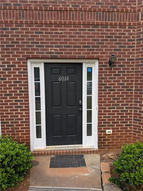 Townhouse For Sale - 6014 Leeshire Trace<br/> Dekalb County, Tucker, GA 30084
