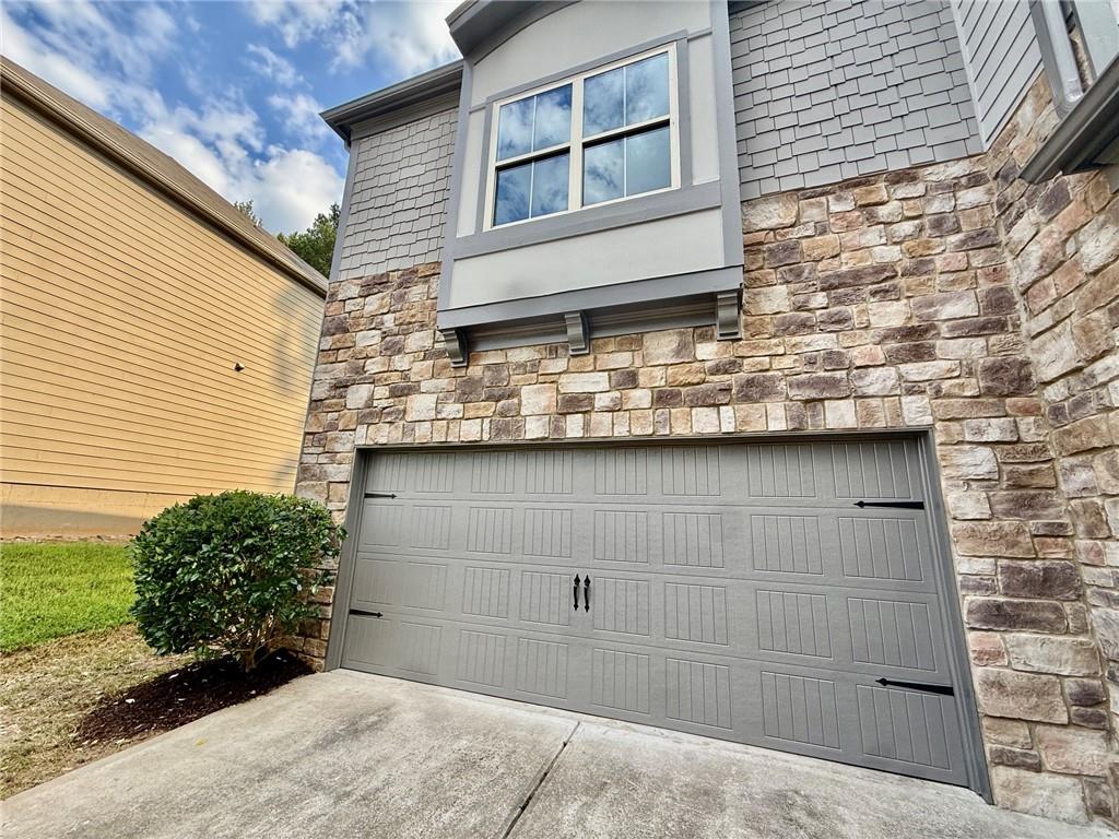 5190 Amberland Square