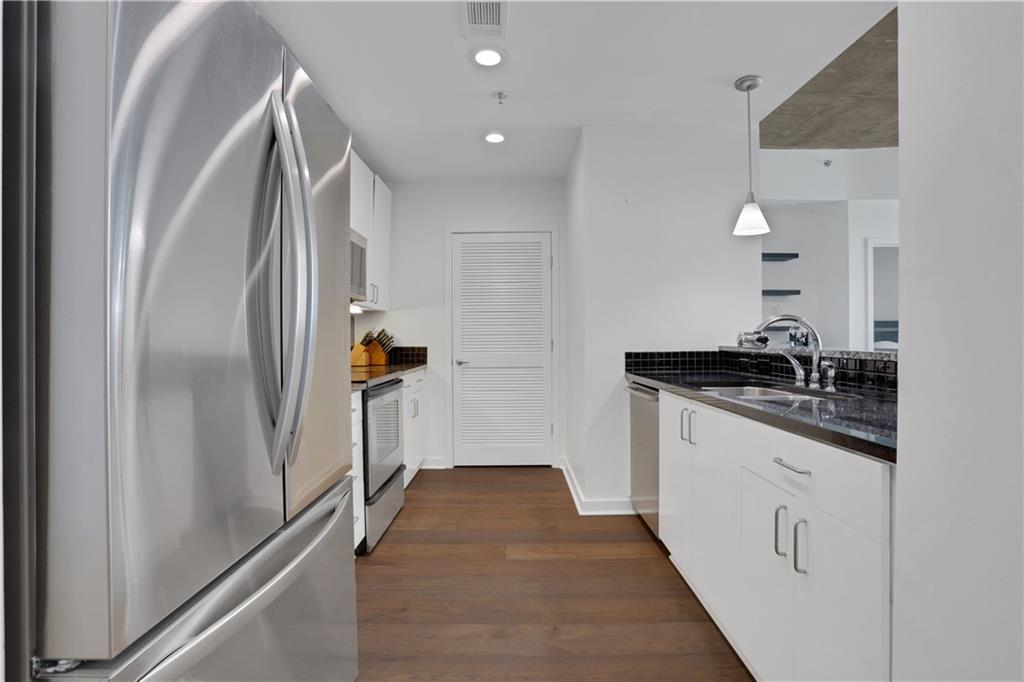 250 Pharr Road NE 2005