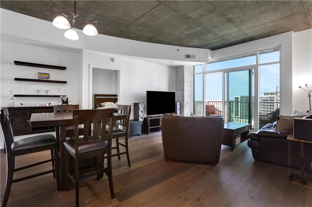 250 Pharr Road NE 2005