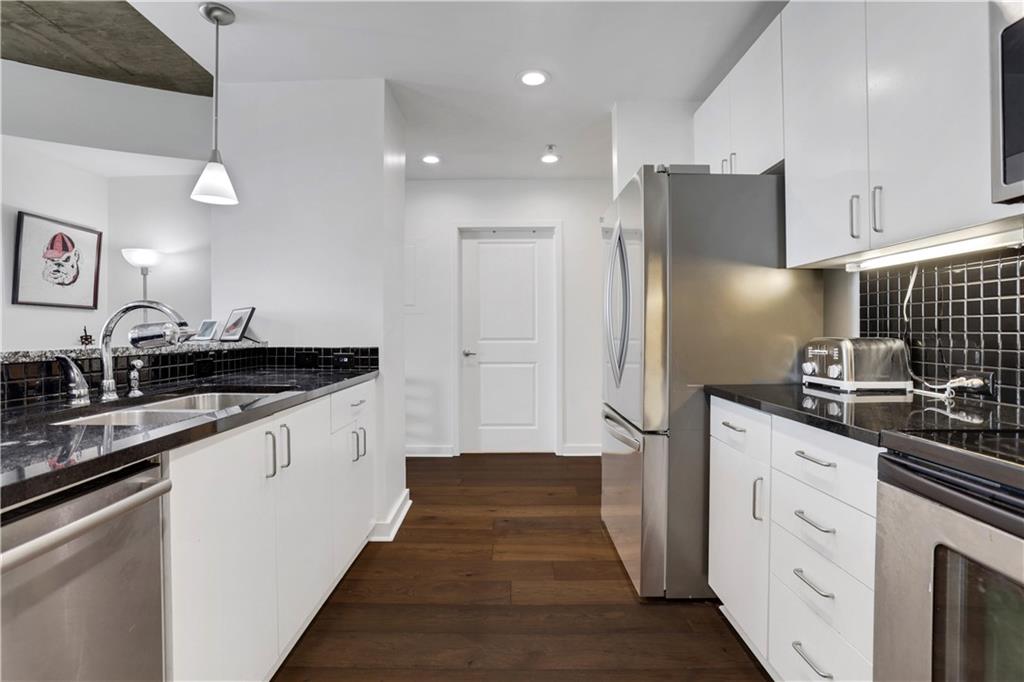 250 Pharr Road NE 2005