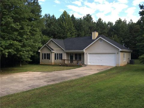 A home in Dawsonville