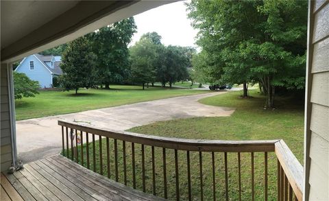 A home in Dawsonville