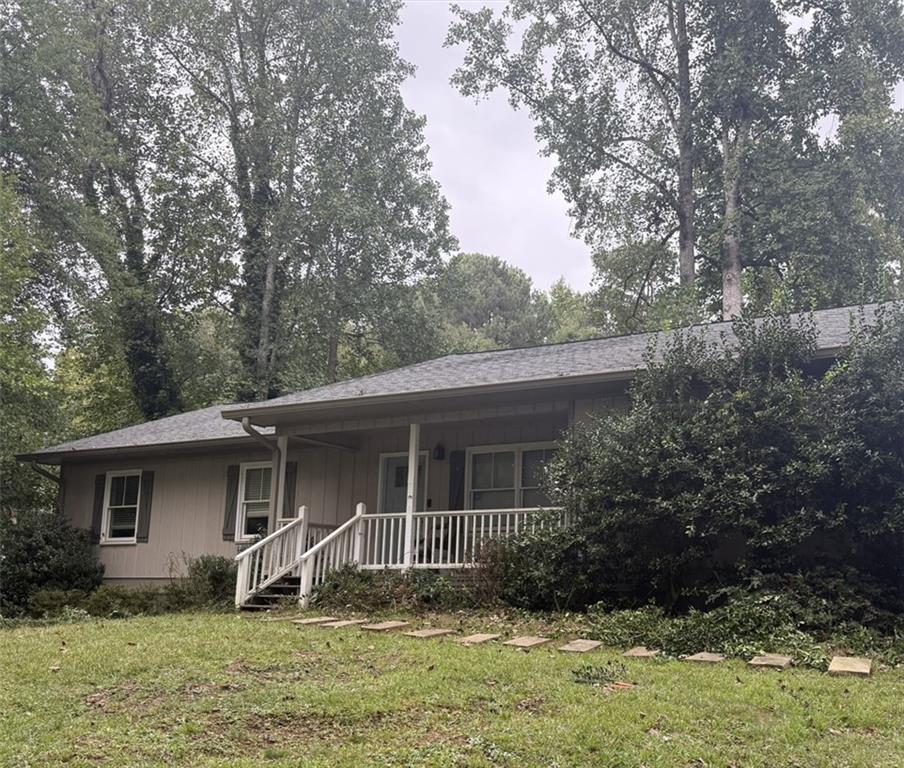 3310 Donna Way