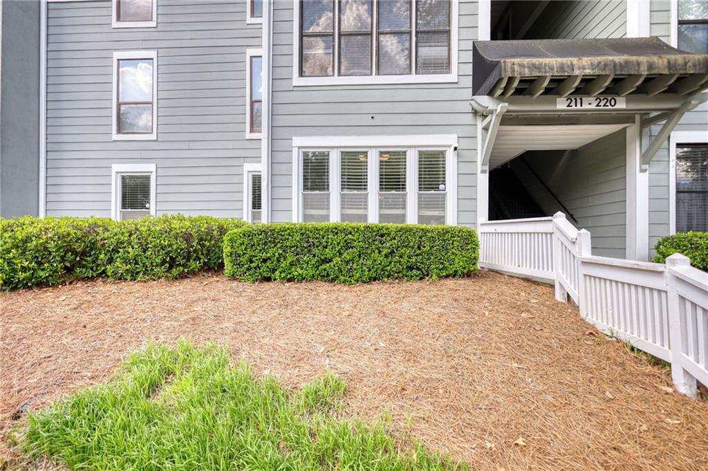 211 Summit North Drive NE 211