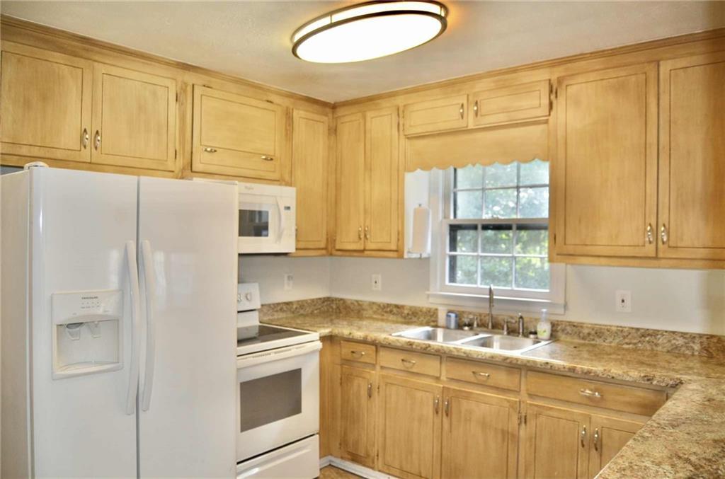 122 Atkins Drive SE