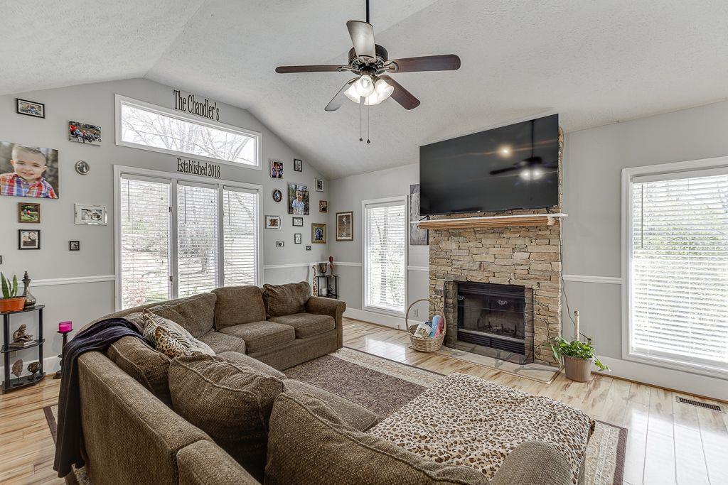 4434 Hidden Oaks Drive, Flowery Branch, Georgia image 10