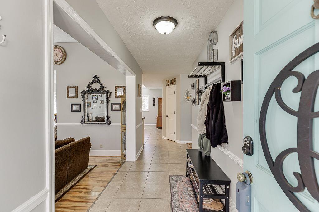 4434 Hidden Oaks Drive, Flowery Branch, Georgia image 7
