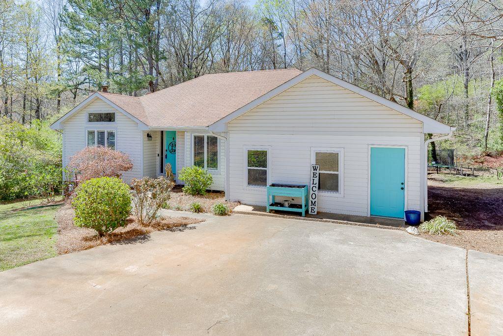 4434 Hidden Oaks Drive, Flowery Branch, Georgia image 3