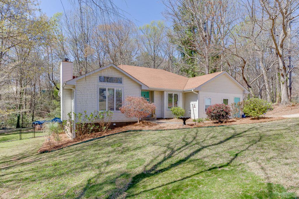 4434 Hidden Oaks Drive, Flowery Branch, Georgia image 4