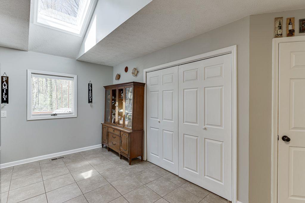 4434 Hidden Oaks Drive, Flowery Branch, Georgia image 17