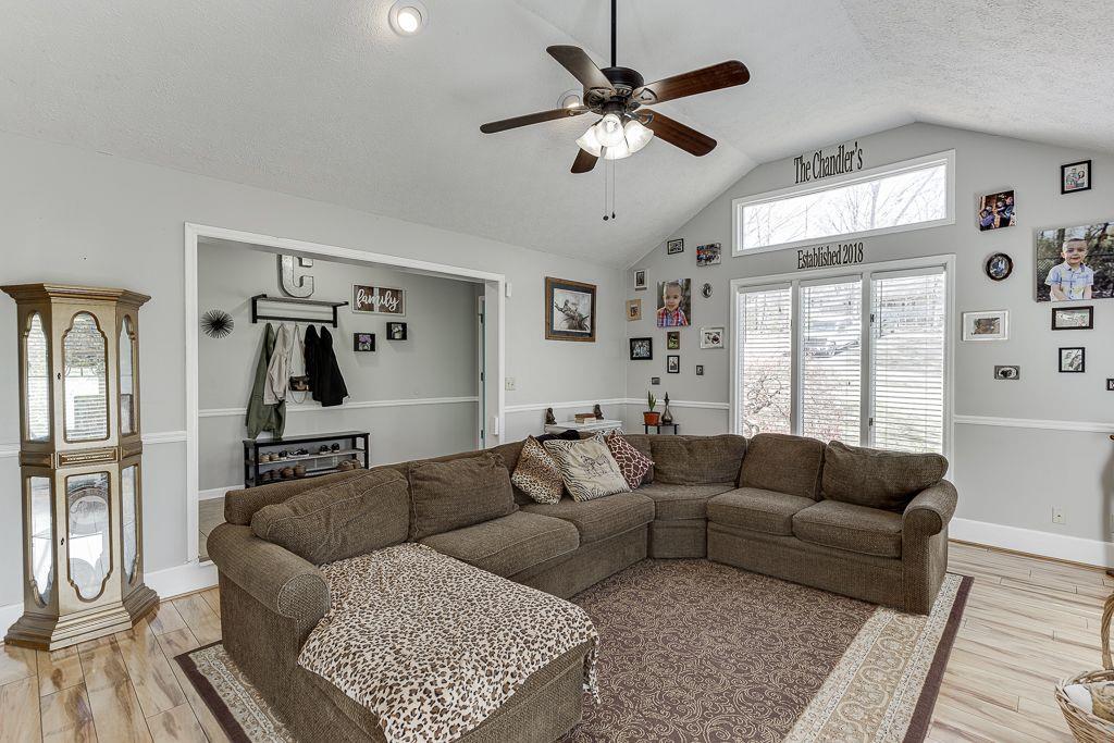 4434 Hidden Oaks Drive, Flowery Branch, Georgia image 9