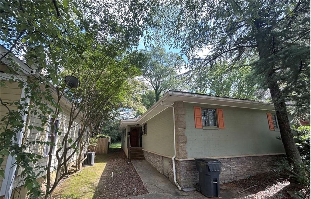 Photo 1 of 11 — 1332 Eubanks Avenue, East Point, GA 30344