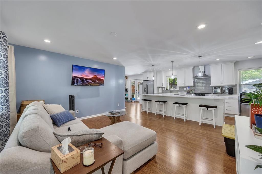 6696 Starling Drive SW