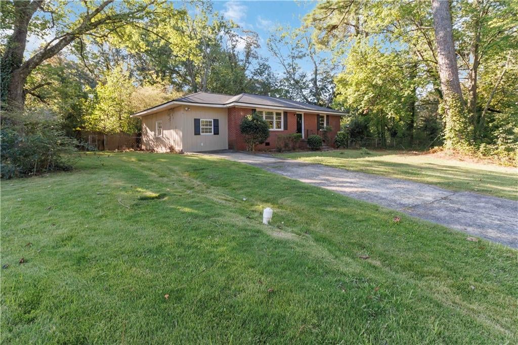 1944 Mayes Drive SE