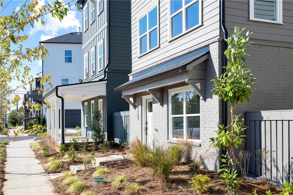 Photo of 369 King's Landing, Hapeville, GA 30354 (MLS # 7703356)