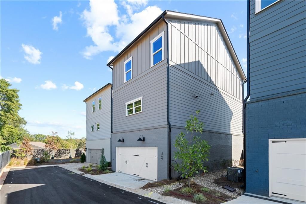 Photo of 369 King's Landing, Hapeville, GA 30354 (MLS # 7703356)