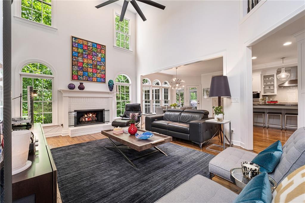 1125 Jennifer Oaks Drive