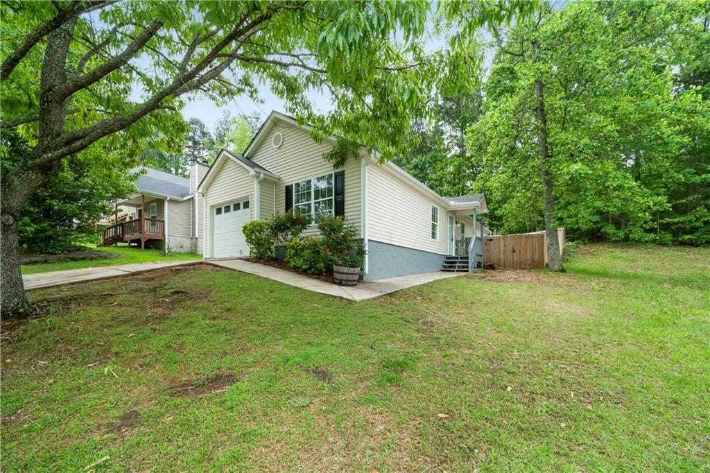 1031 Abercorn Way, Douglasville, Georgia image 2
