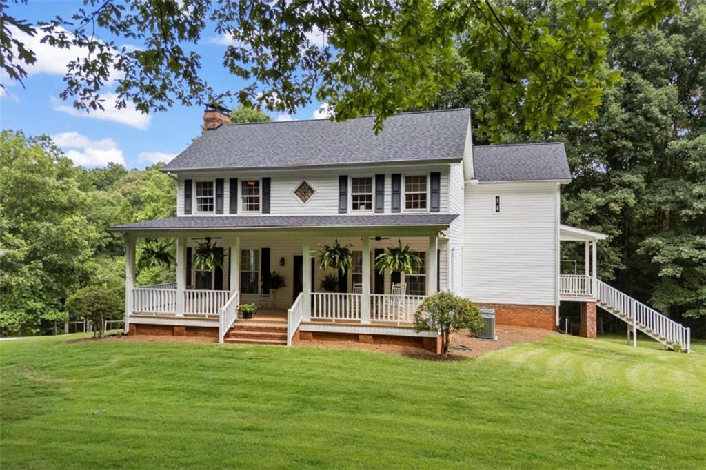 3040 Venable Lane