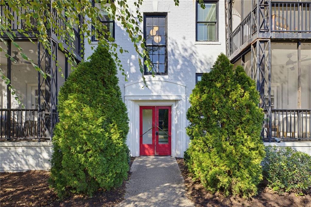 128 Peachtree Memorial Drive NW 1
