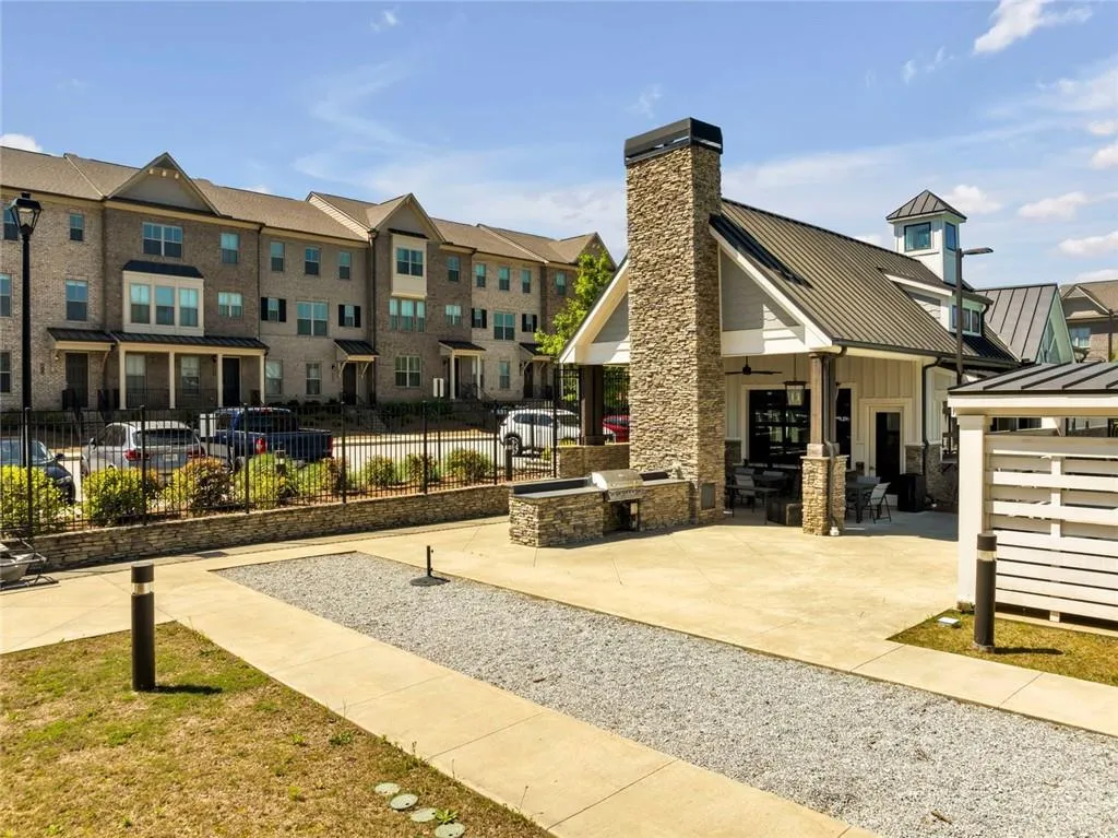 Doraville, Georgia 30360, United States, 4 Bedrooms Bedrooms, ,4 BathroomsBathrooms,Residential,Active,181892